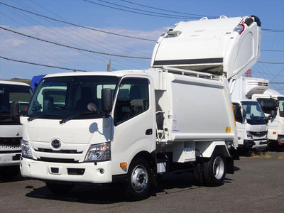 日野デュトロ小型パッカー車[写真01]