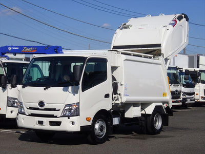 日野デュトロ小型パッカー車[写真01]