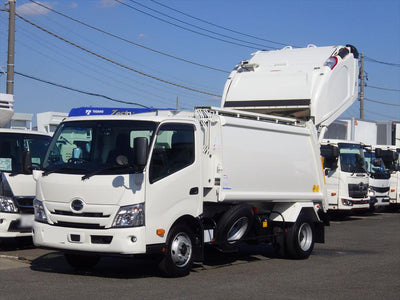 日野デュトロ小型パッカー車[写真01]