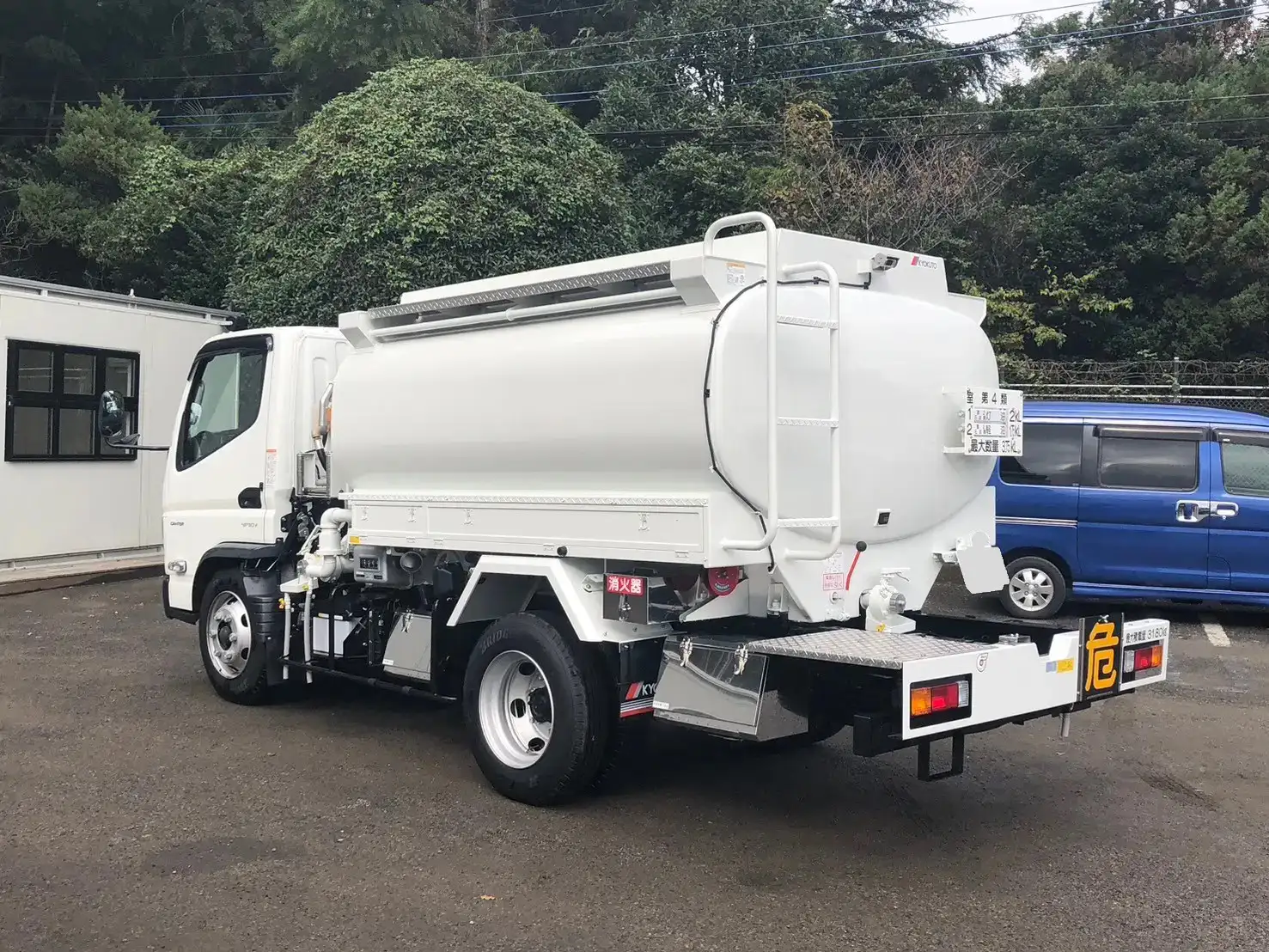 三菱 キャンター  タンク車 2PG-FEA80 R6｜画像4
