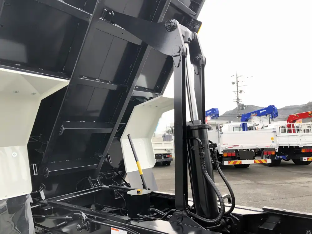 三菱 ファイター  ダンプ 2KG-FK62FZ R6｜画像11
