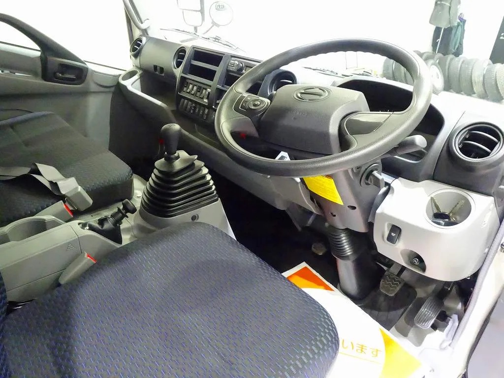 日野 デュトロ  ウイング 2DG-XZU775M R6｜画像10