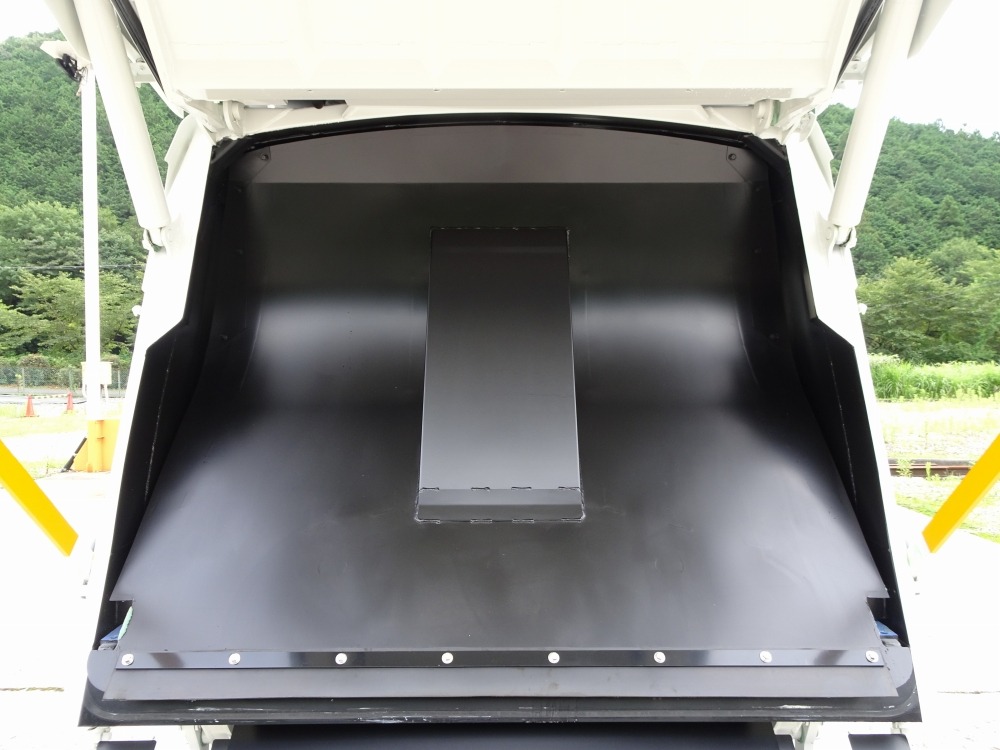 未使用トラックの【新古車専科】特選中古トラック含む在庫500台