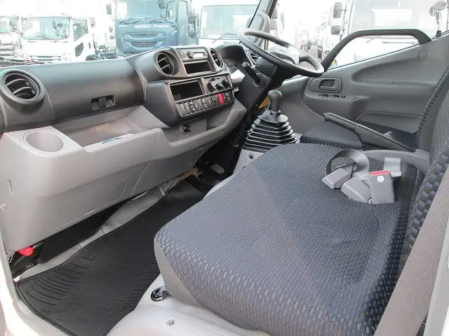 未使用トラックの【新古車専科】特選中古トラック含む在庫500台