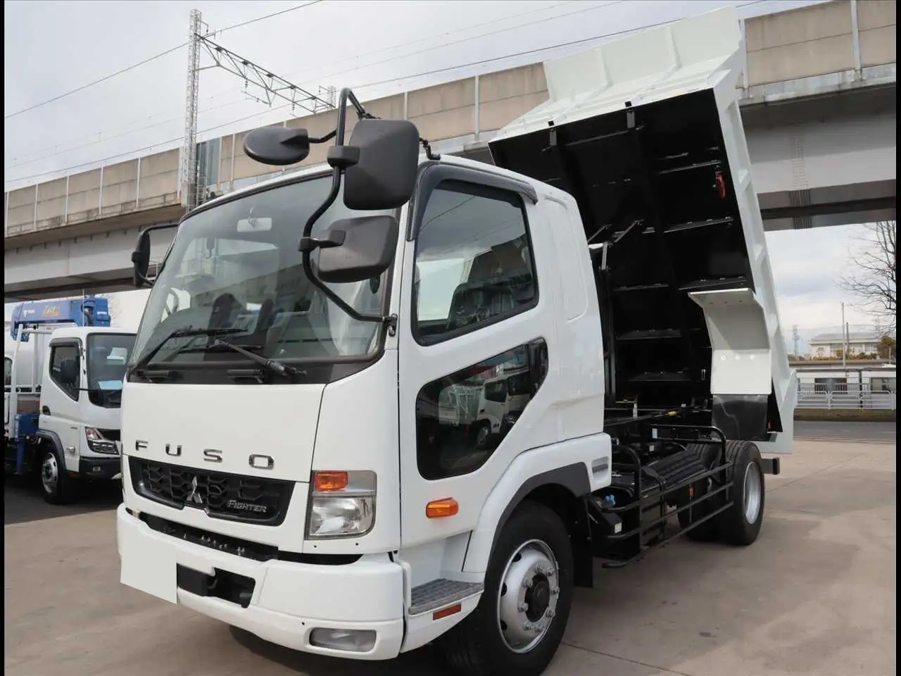 三菱 ファイター  ダンプ 2KG-FK62FZ R6｜画像1