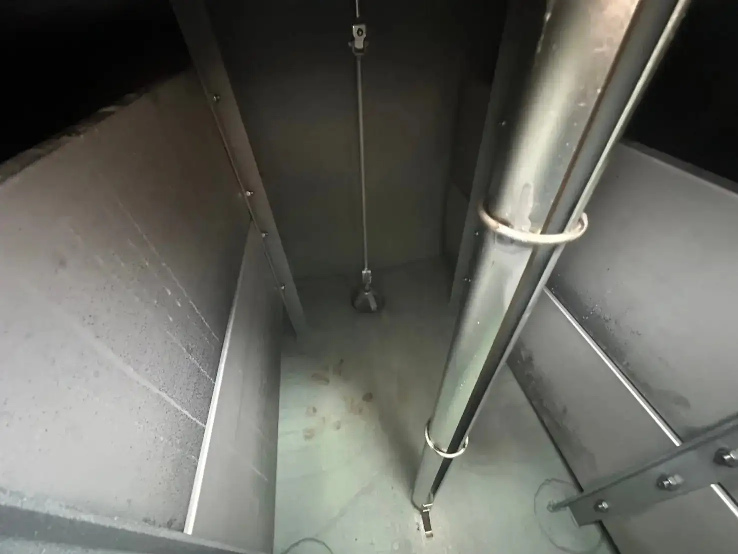 日野 レンジャー  タンク車 2KG-FD2ABA R6｜画像8