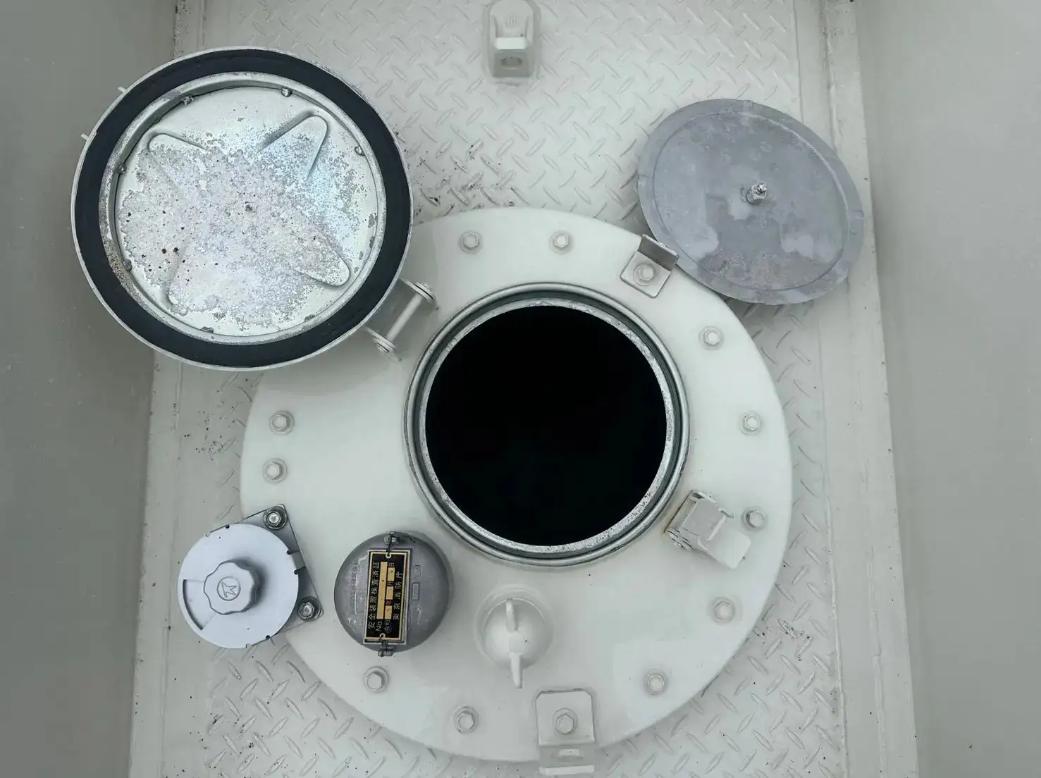 日野 レンジャー  タンク車 2KG-FD2ABA R6｜画像7