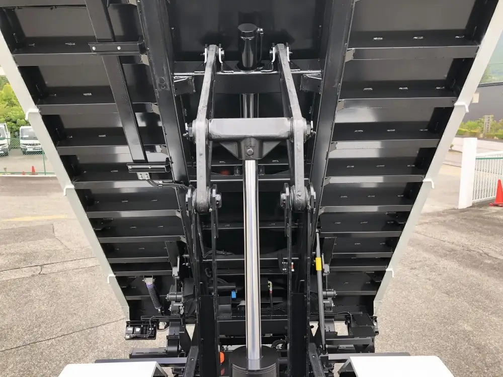 三菱 ファイター  ダンプ 2KG-FK62FZ R6｜画像14