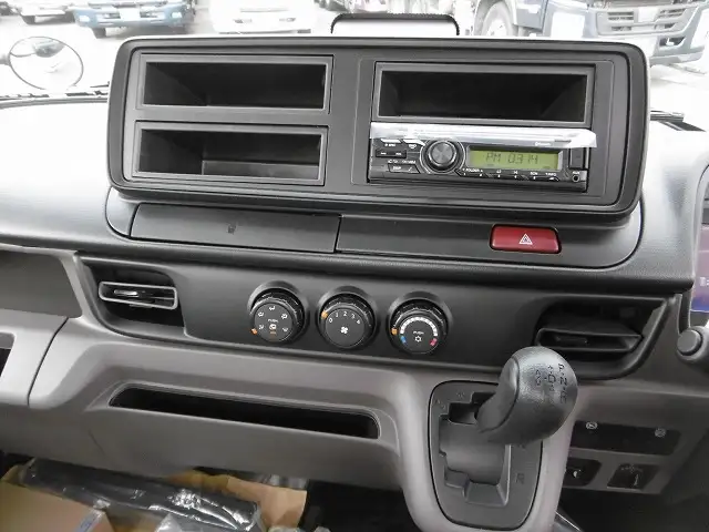 三菱 キャンター  平ボディ 2RG-FBA20 R6｜画像9