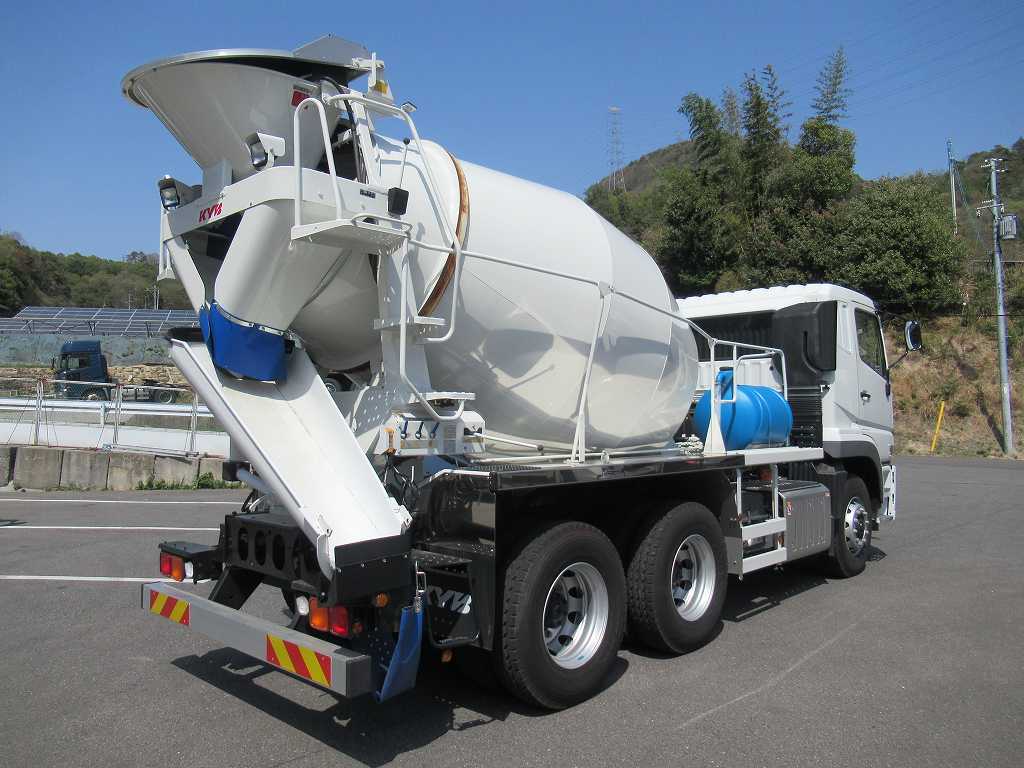 三菱 スーパーグレート  ミキサー・ポンプ 2KG-FV70GX R5｜画像2
