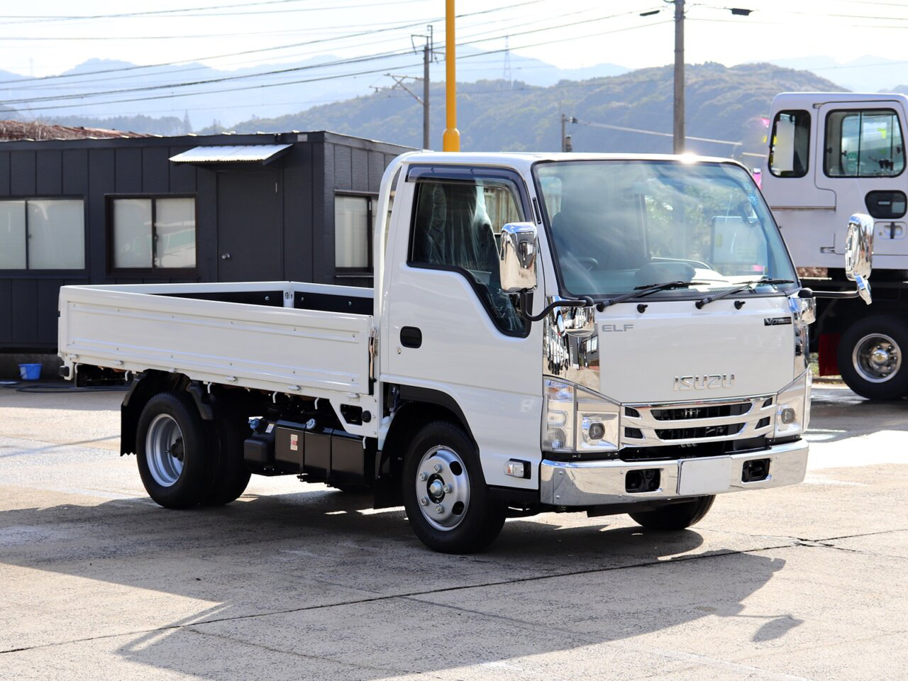 いすゞ エルフ  平ボディ 2RG-NJR88A R5｜画像2