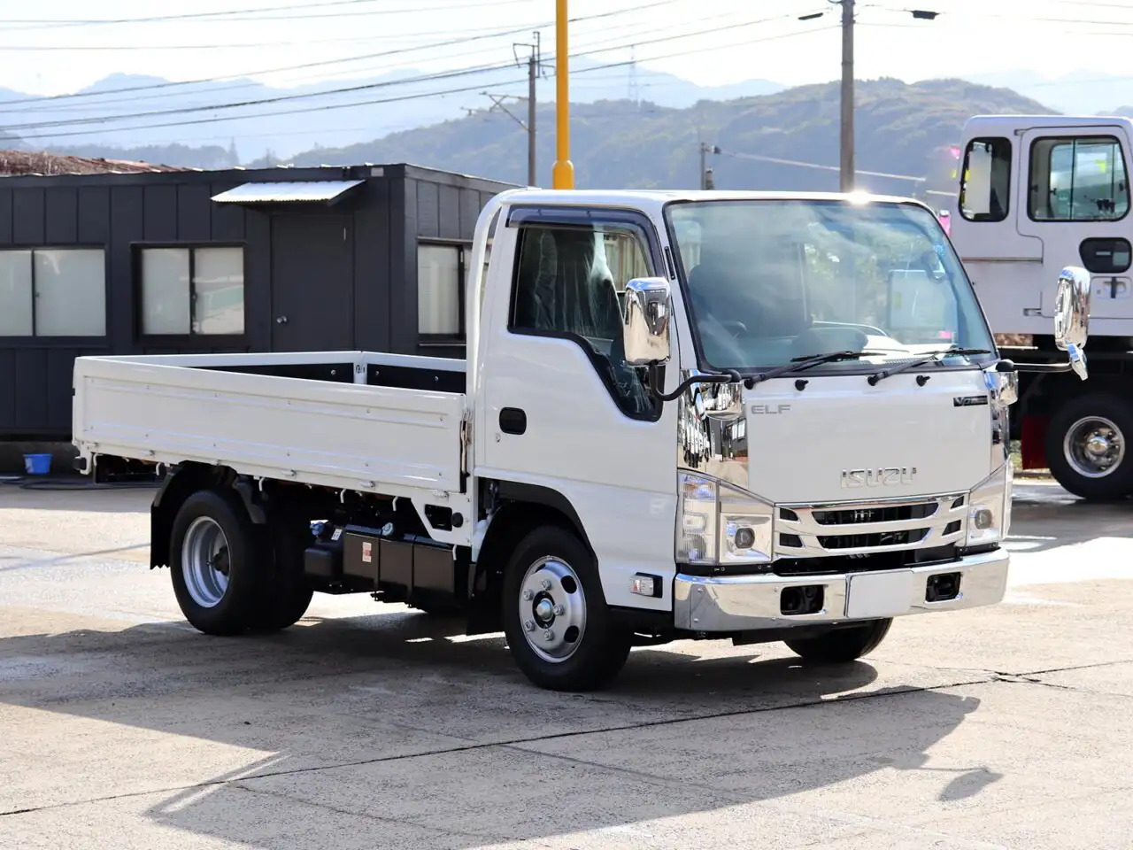いすゞ エルフ  平ボディ 2RG-NJR88A R5｜画像2