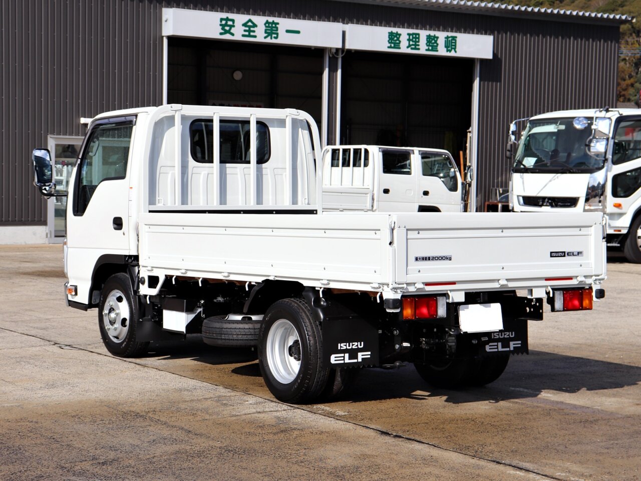 いすゞ エルフ  平ボディ 2RG-NJR88A R5｜画像5
