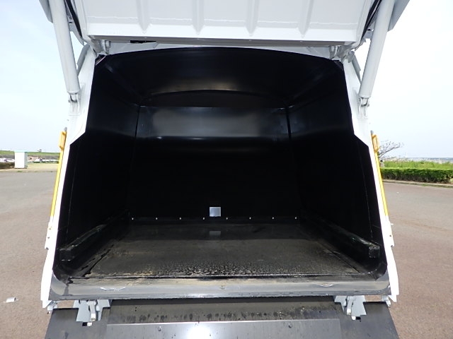 三菱 キャンター  パッカー車(塵芥車) 2RG-FEAV0 R6｜画像8