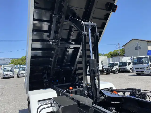 いすゞ フォワード  ダンプ 2RG-FTR90U4 R6｜画像16