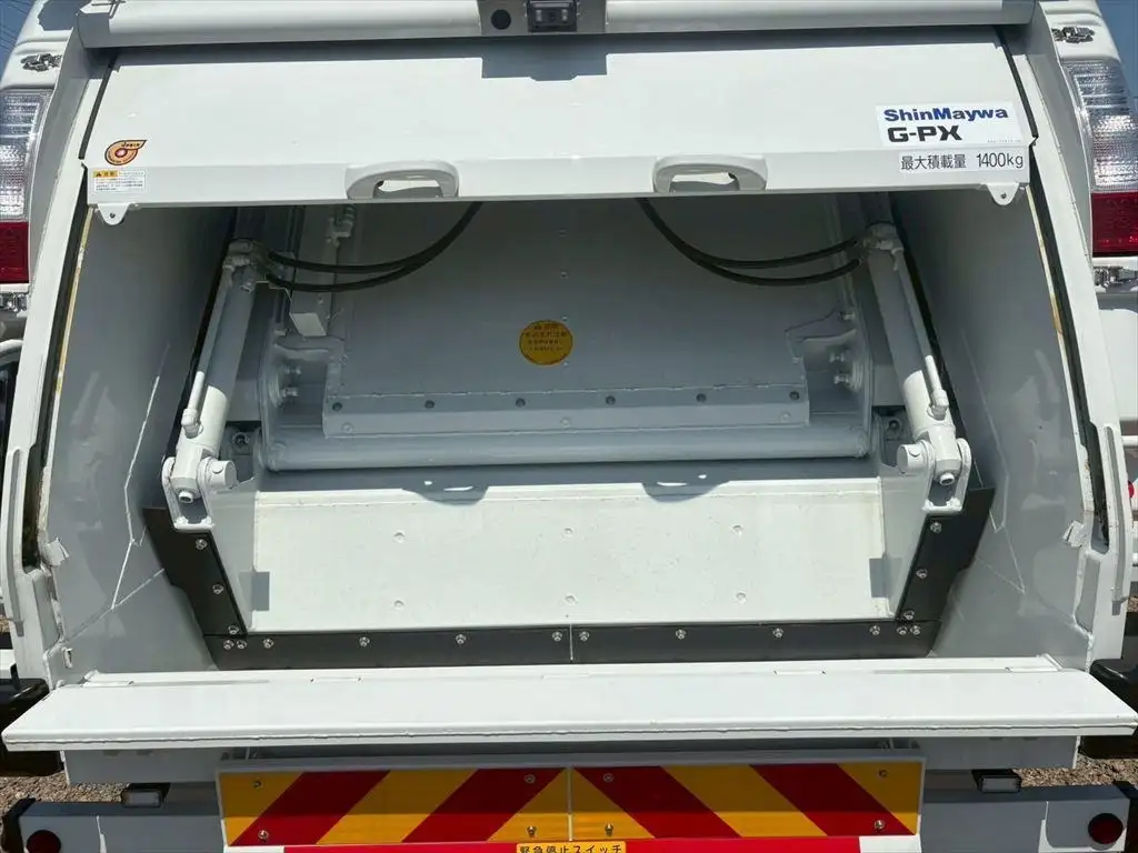 三菱 ファイター  パッカー車(塵芥車) 2KG-FK62F R7｜画像12