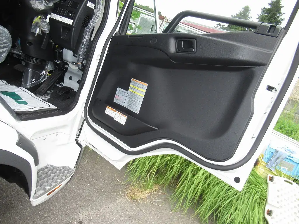 三菱 ファイター  ウイング 2KG-FK65F R6｜画像15