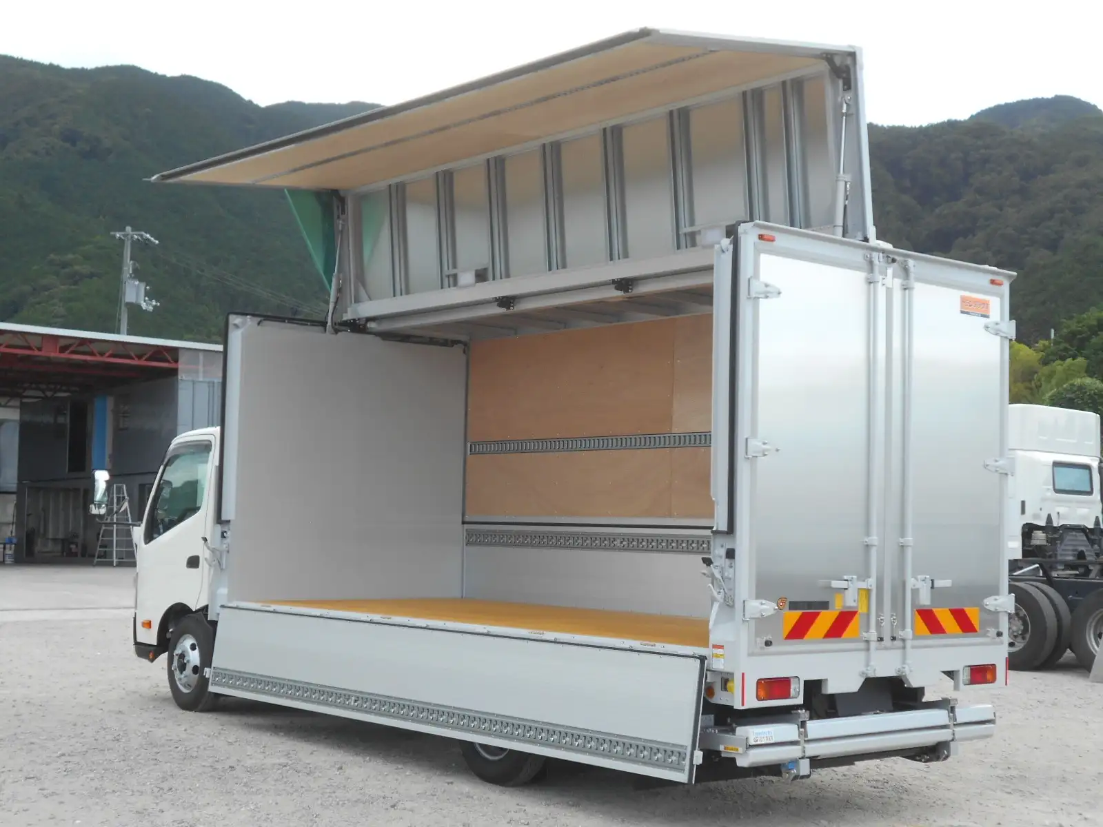 日野 デュトロ  ウイング 2KG-XZU722M R6｜画像4