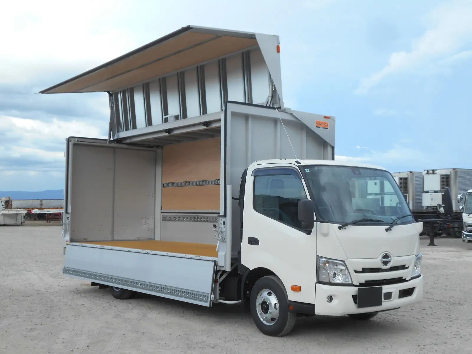 日野 デュトロ  ウイング 2KG-XZU722M R6｜画像2