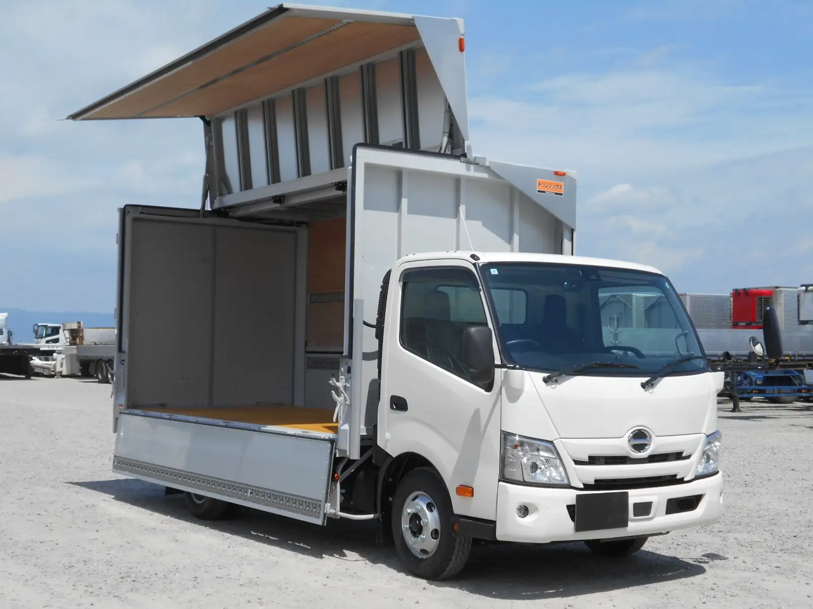 日野 デュトロ  ウイング 2KG-XZU712M R6｜画像2