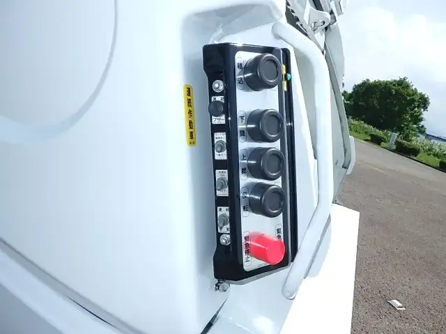 三菱 キャンター  パッカー車(塵芥車) 2RG-FEAV0 R7｜画像10