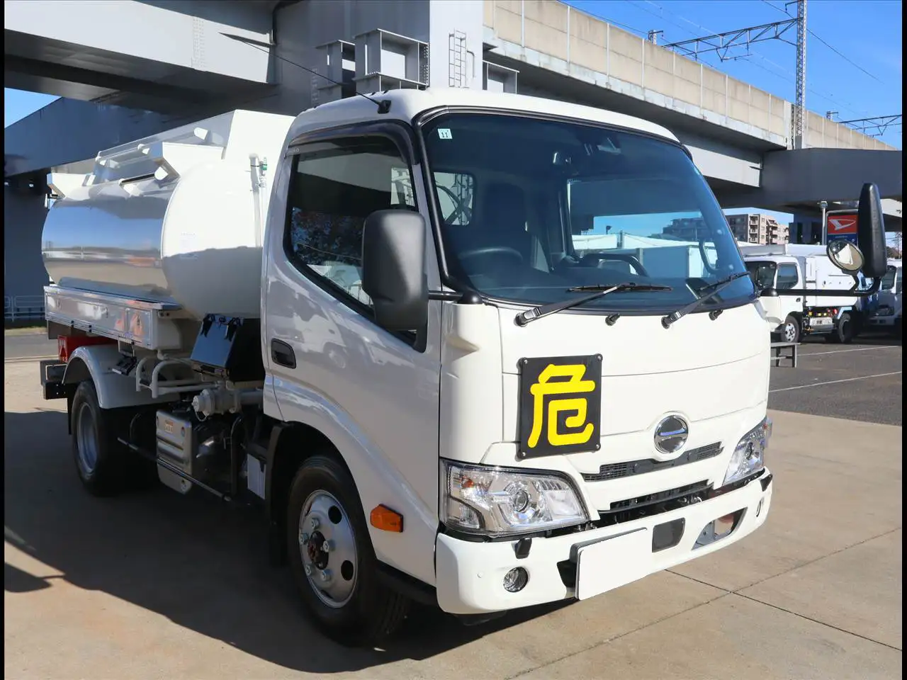 日野 デュトロ  タンク車 2DG-XZU685M R6｜画像2