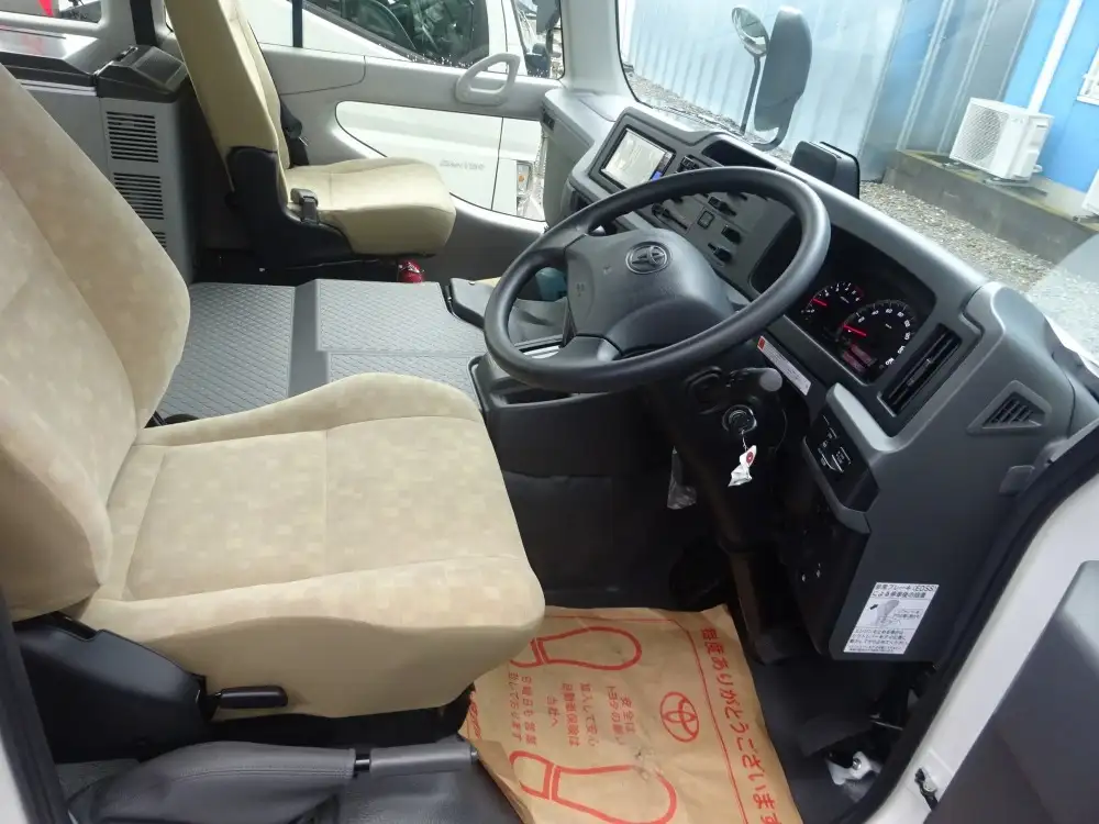 トヨタ コースター  バス 2KG-GDB70 R7｜画像9