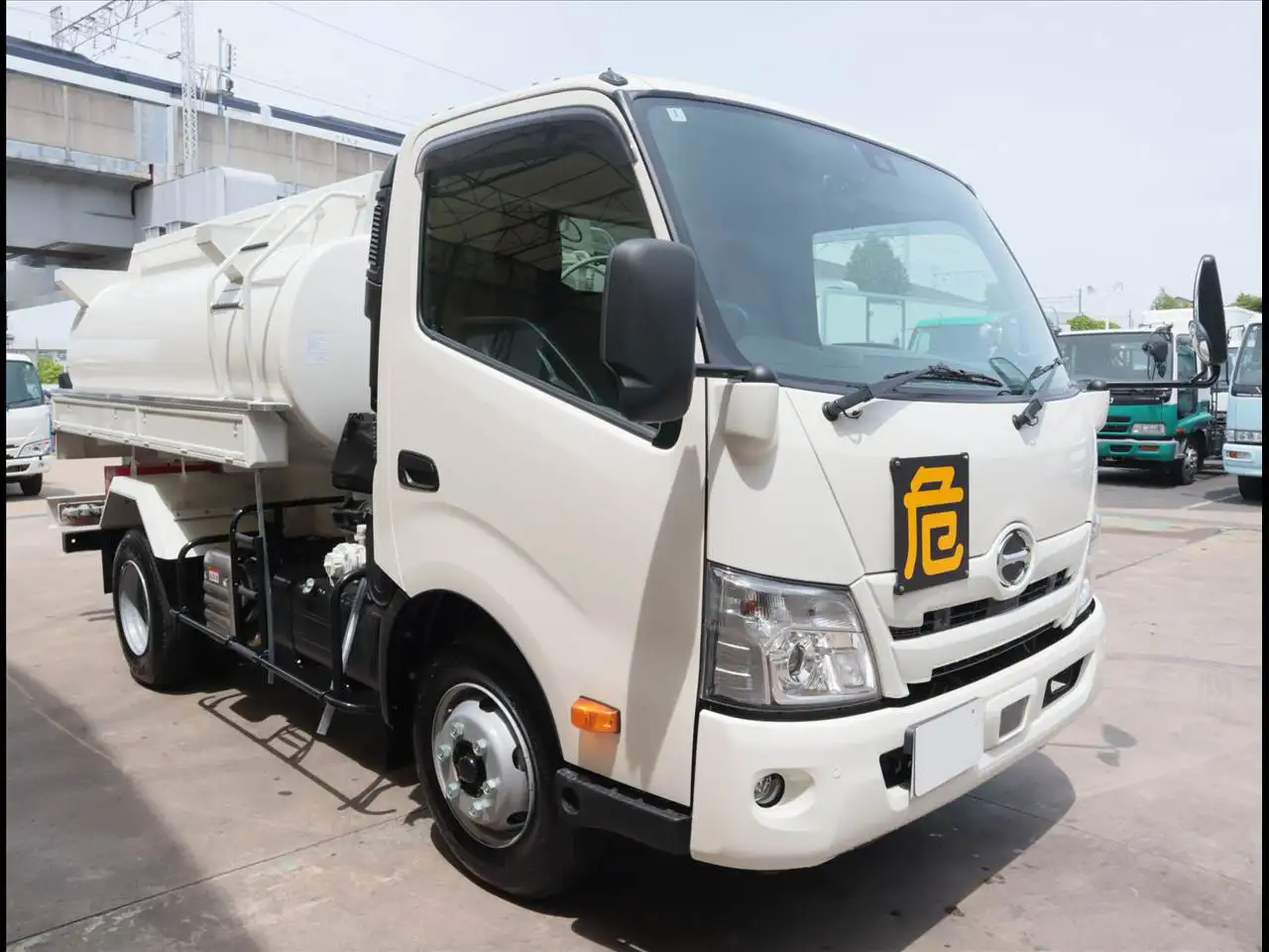 日野 デュトロ  タンク車 2KG-XZU700M R7｜画像2