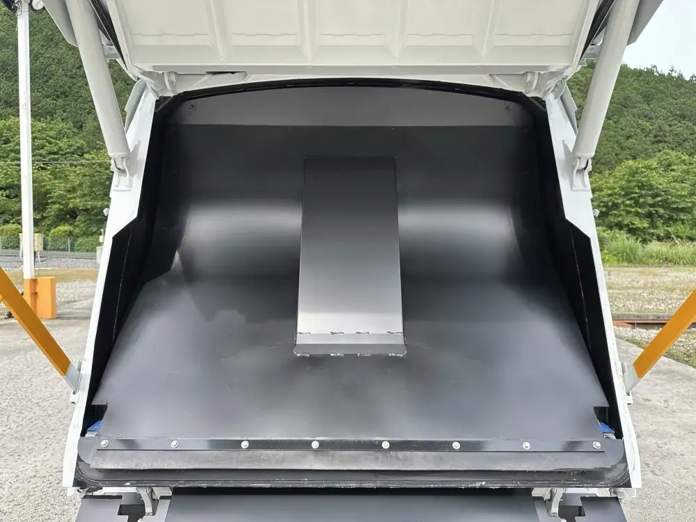 三菱 キャンター  パッカー車(塵芥車) 2RG-FEAV0 R7｜画像9
