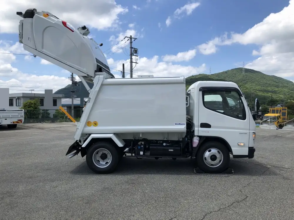 三菱 キャンター  パッカー車(塵芥車) 2RG-FEAV0 R7｜画像2