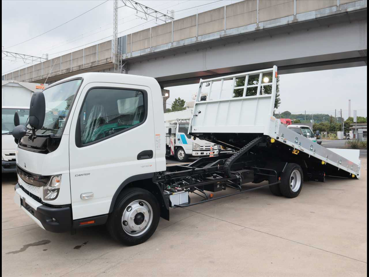 三菱 キャンター 車両重機運搬 セーフティーローダー