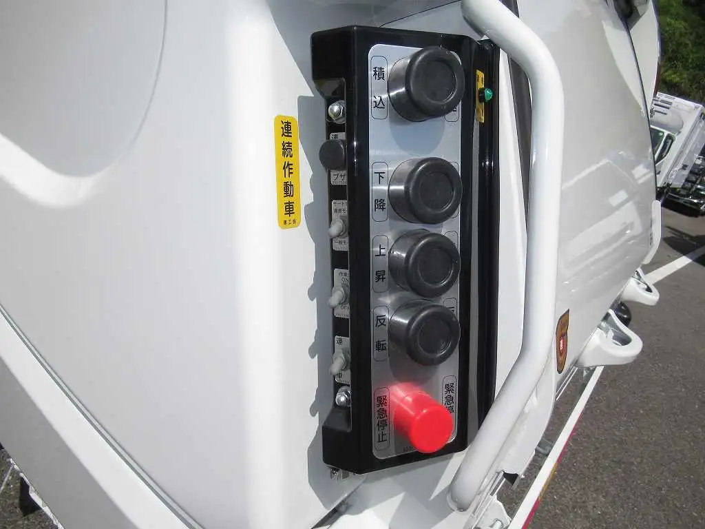 三菱 キャンター  パッカー車(塵芥車) 2RG-FEAV0 R7｜画像8