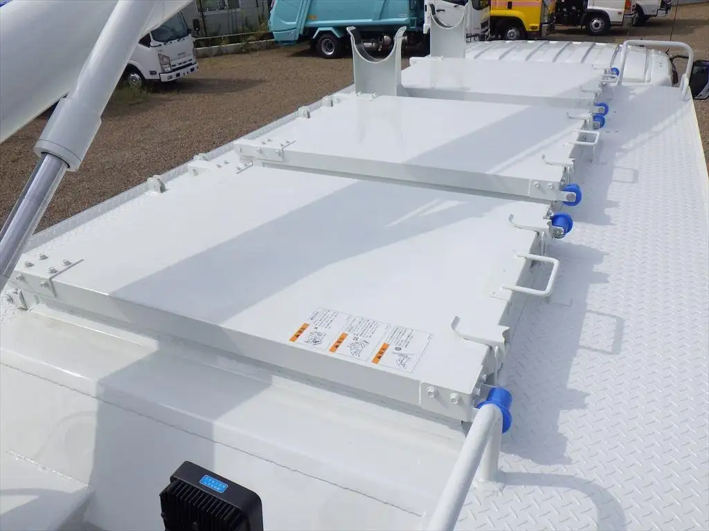 三菱 ファイター  タンク車 2KG-FK62F R7｜画像7