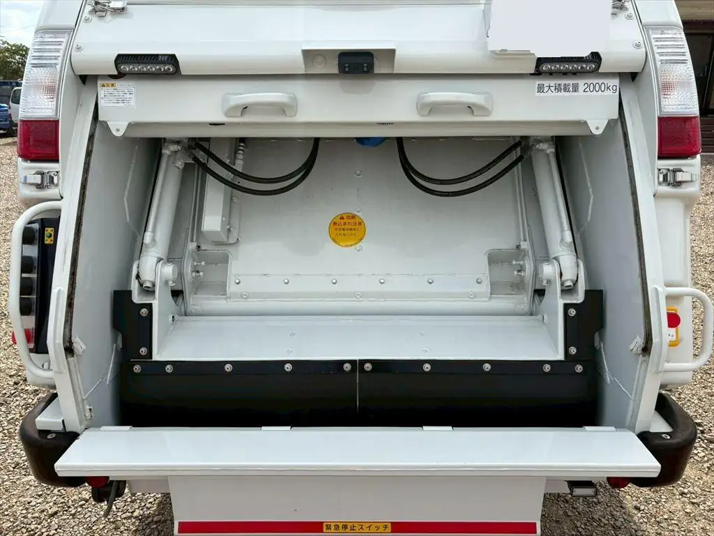 三菱 キャンター  パッカー車(塵芥車) 2RG-FEAV0 R6｜画像5