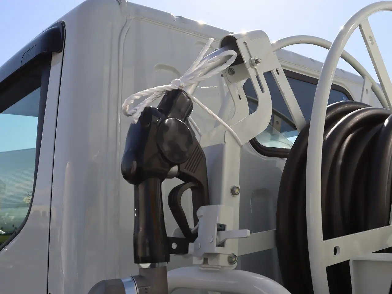 三菱 キャンター  タンク車 2PG-FEA80 R7｜画像6