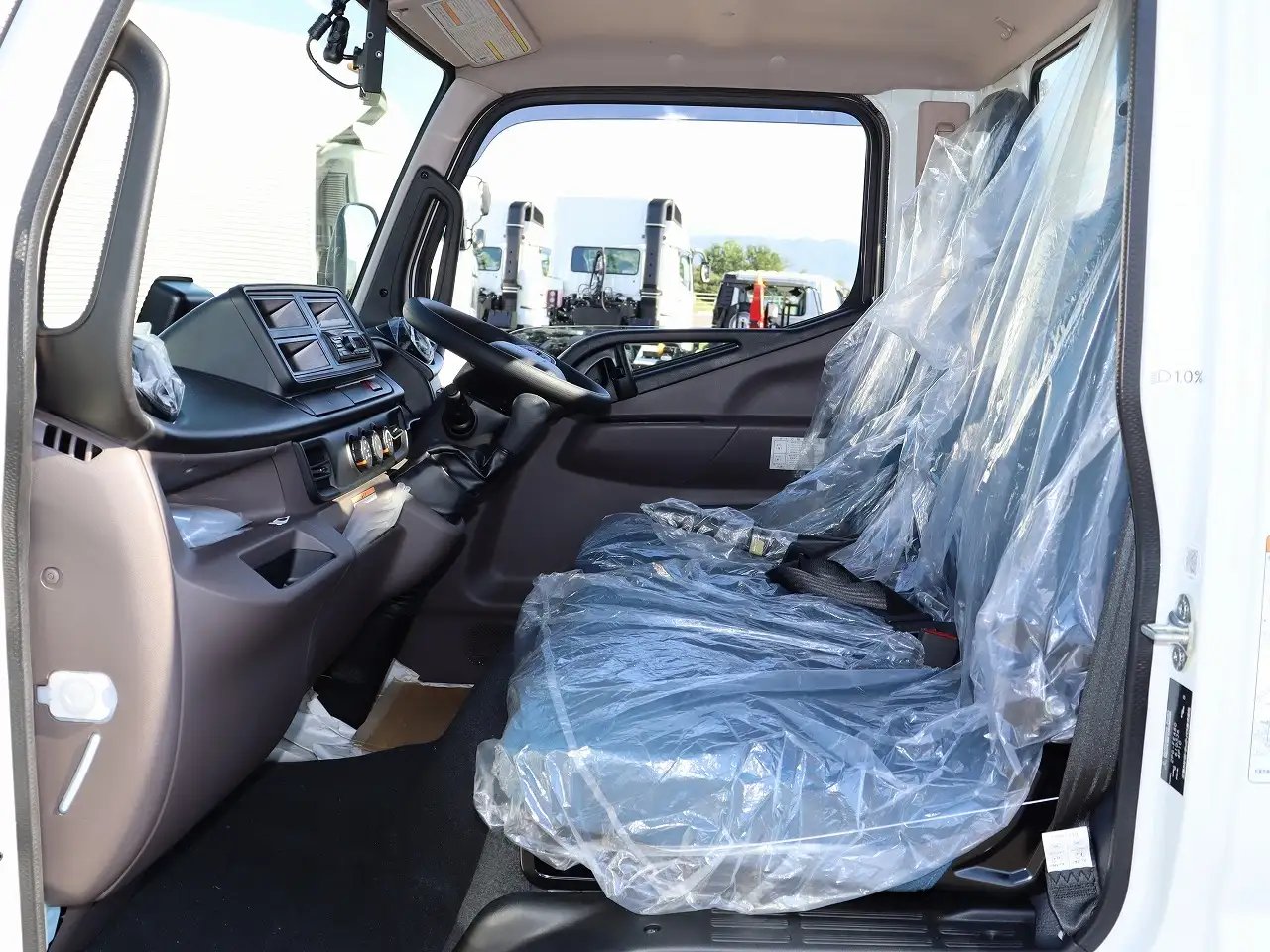 三菱 キャンター  タンク車 2PG-FEA80 R7｜画像14