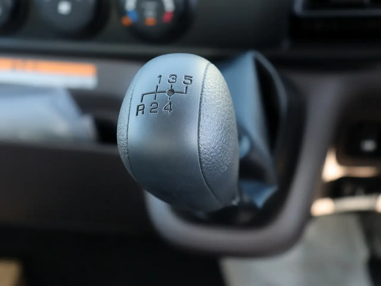 三菱 キャンター  タンク車 2PG-FEA80 R7｜画像15