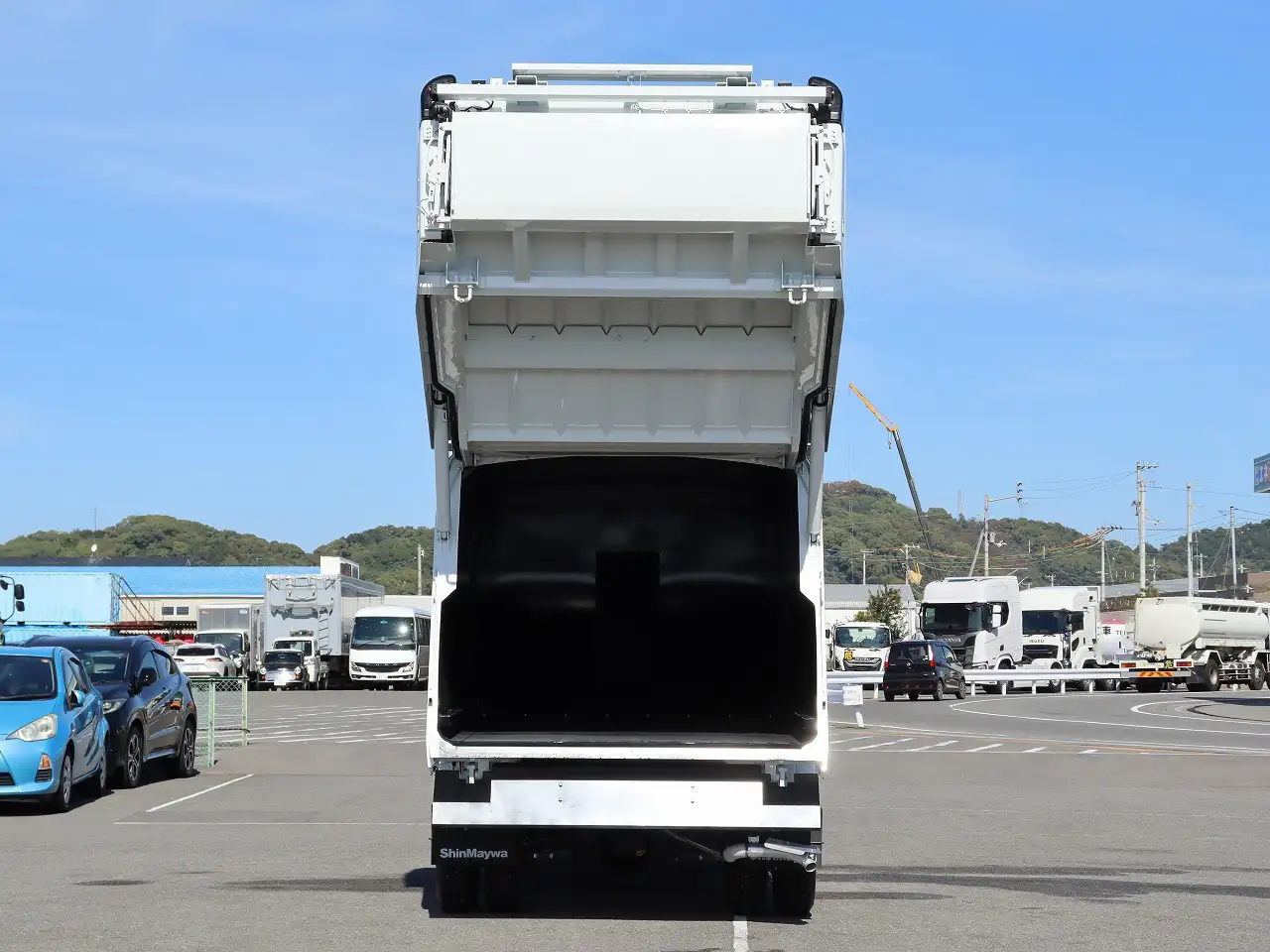 三菱 キャンター  パッカー車(塵芥車) 2PG-FEB90 R7｜画像4