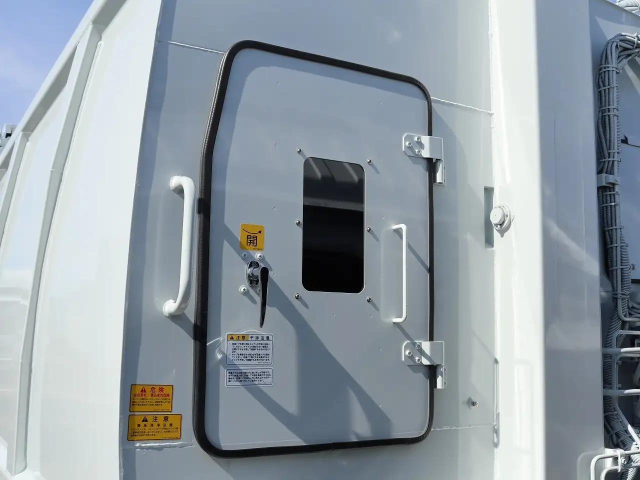 三菱 キャンター  パッカー車(塵芥車) 2PG-FEB90 R7｜画像8