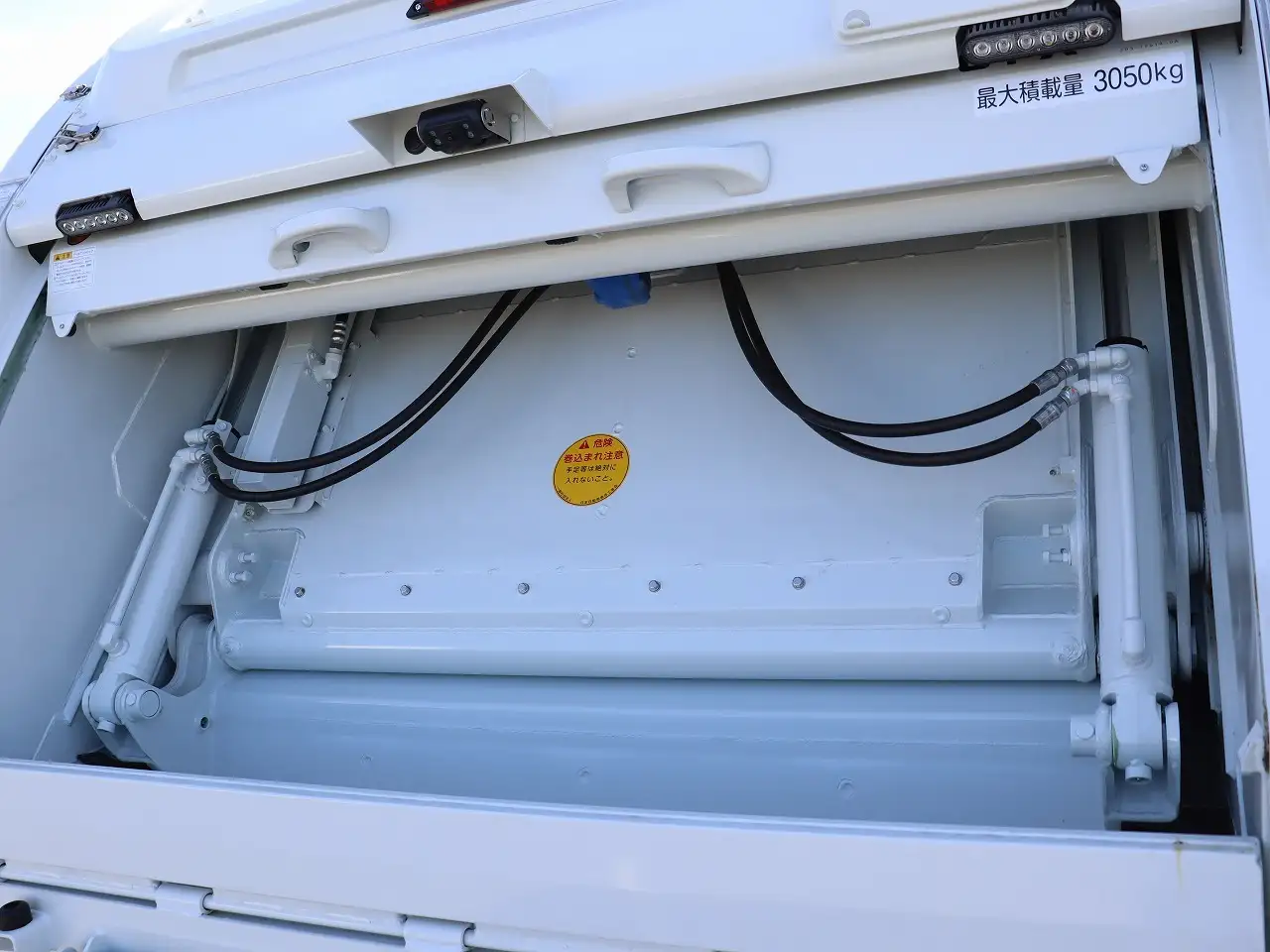 三菱 キャンター  パッカー車(塵芥車) 2PG-FEB90 R7｜画像5