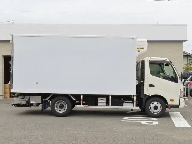 日野 デュトロ  冷凍冷蔵 2KG-XZU712M R6｜画像3
