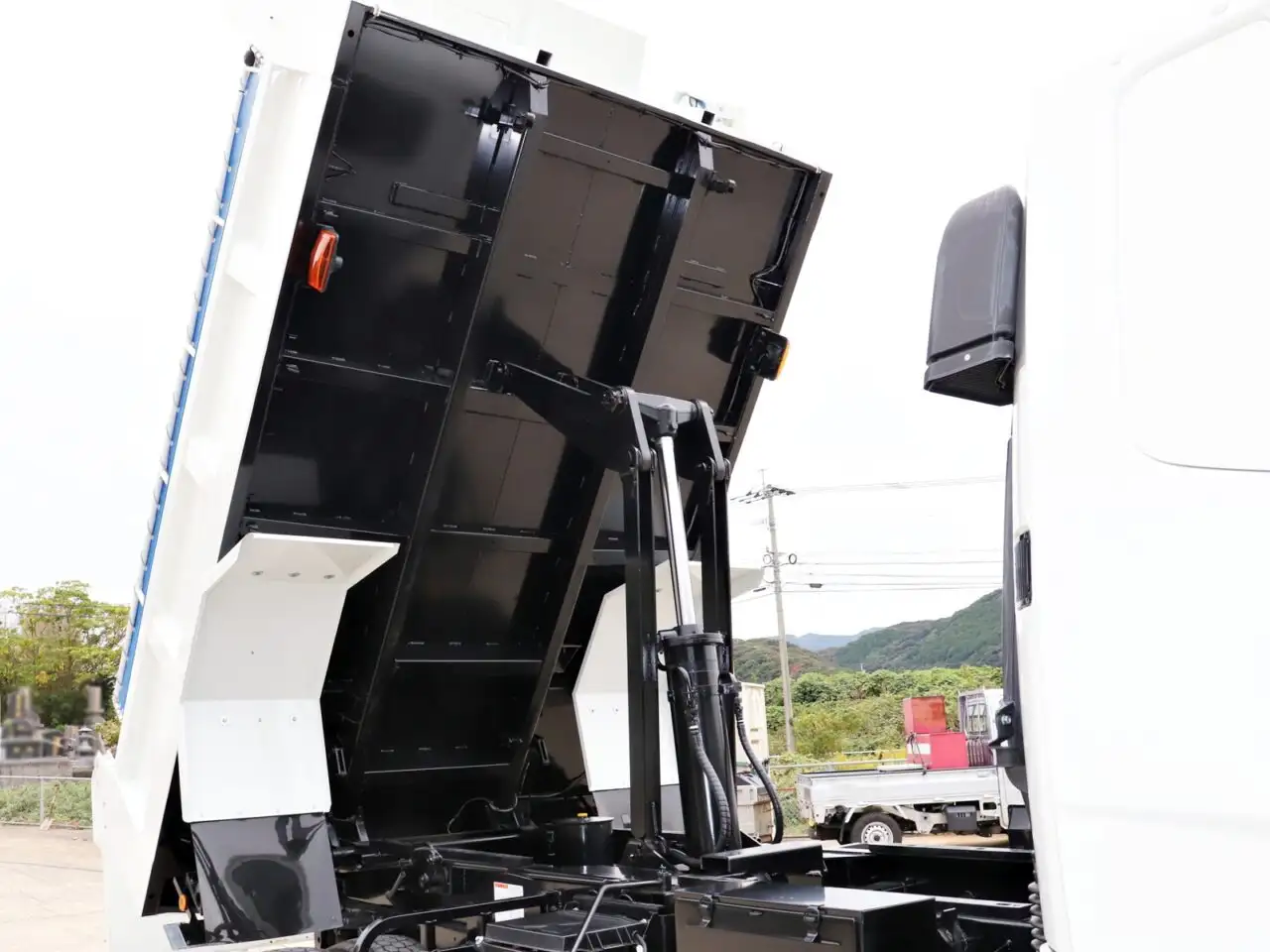 三菱 ファイター  ダンプ 2KG-FK62FZ R5｜画像16