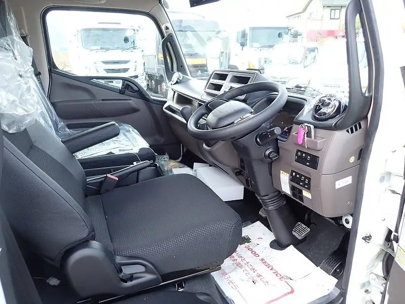 三菱 キャンター  ウイング 2PG-FEB90 R6｜画像9