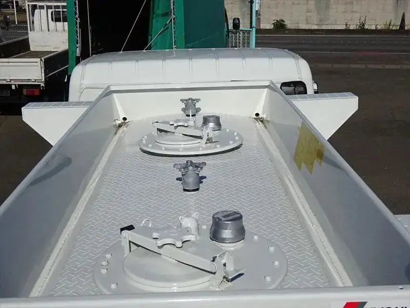 三菱 キャンター  タンク車 2PG-FEB90 R6｜画像6