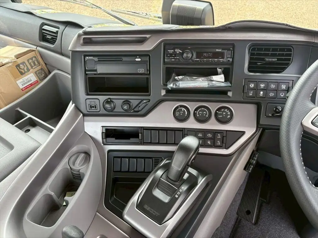 日産UD クオン  トラクター 2DG-GW6EAH R7｜画像14