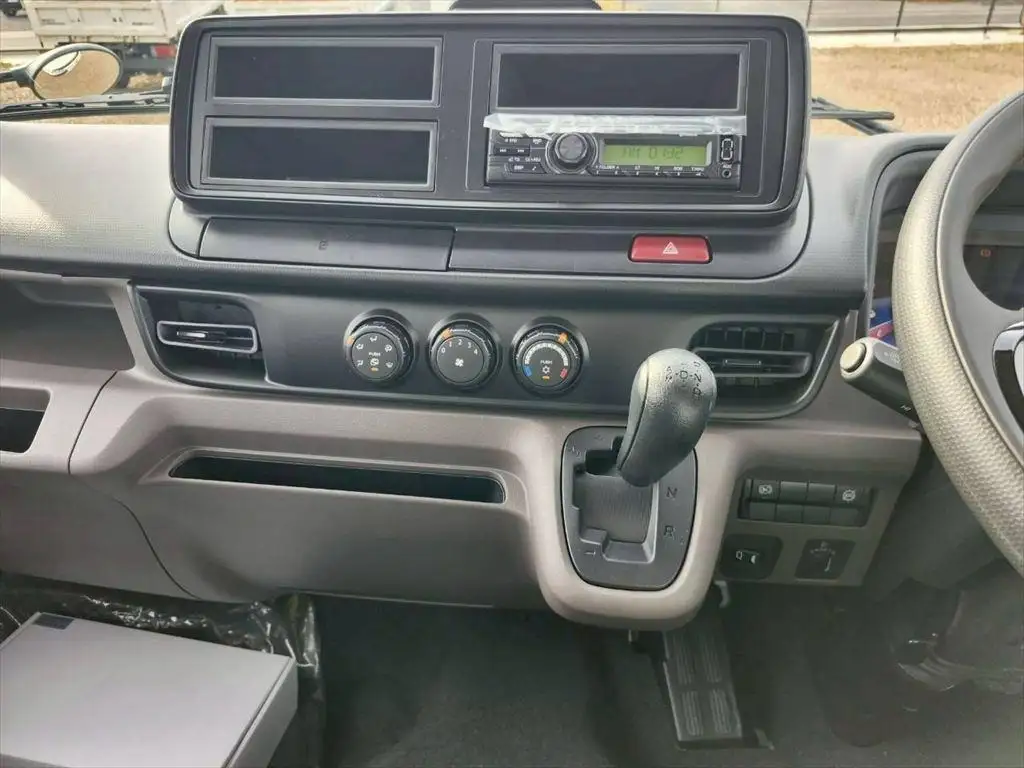 三菱 キャンター  平ボディ 2TG-FBA00 R6｜画像14